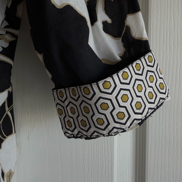 Robert Graham Women’s Shirt Floral Hadley Short Sleeve - Picture 8 of 12